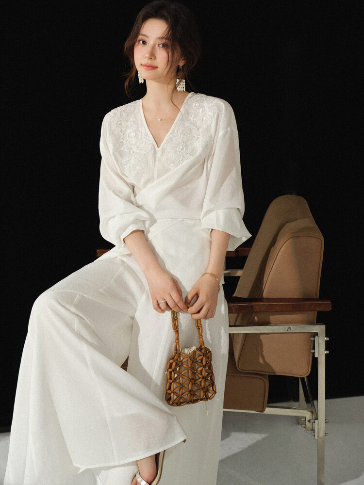 V Neck Embroidered Blouse and  - Palazzo Pant Wide avaliação e preço